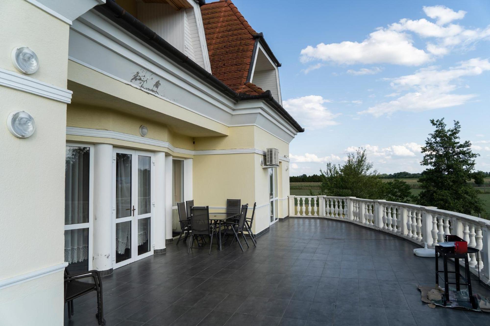 Villa Elite Boutique Oerkeny *